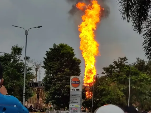 ଭୁବନେଶ୍ୱର ରାଜଭବନ ପେଟ୍ରୋଲ ପମ୍ପ ବିସ୍ଫୋରଣ ଘଟଣାରେ ଜଣେ ନିଖୋଜ । ଆଜି ସକାଳେ କଟକ ବଡ ଡାକ୍ତରଖାନାରେ ଜଣେ ଆହତଙ୍କ ମୃତ୍ୟୁ :ପୋଲିସ କମିଶନର କହିଲେ ଘଟଣାର ଚାଲିଛି ଅଧିକ ତଦନ୍ତ