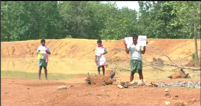 ଶ୍ରମିକଙ୍କୁ ମିଳୁନି ପାରିଶ୍ରମିକ ! କାମ କରି ଭୋକରେ ଶ୍ରମିକ, ମିଳିଲାନି ମଜୁରୀ । ଦାଦନ ଶ୍ରମିକଙ୍କ ଦୁଃଖ ବୁଝୁ ନାହାନ୍ତି ସ୍ଥାନୀୟ ଅଧିକାରୀ । ଗାଇସିଲଟ ବ୍ଲକରୁ ଆସିଲା ଦାଦନଙ୍କ ଦୁଃଖର କରୁଣ କାହାଣୀ