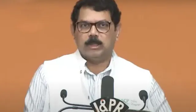 ରାଜ୍ୟ ସରକାର ଯୋଗାଇବେ ‘ଫାଭିପିରାଭିର’ ଔଷଧ । କଟକ, ଭୁବନେଶ୍ୱର, ପୁରୀକୁ ଯୋଗାଯିବ ‘ଫାଭିପିରାଭିର’ । କେବଳ ହୋମଆଇସୋଲେସନରେ ଥିବା ବ୍ୟକ୍ତି ଖାଇପାରିବେ । 