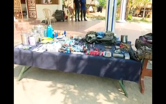 କିଛି ଦିନର ସ୍ଥିରତା ପରେ ପୁଣି ଅଶାନ୍ତ ମାଲକାନଗିରିର ସ୍ୱାଭିମାନ ଅଂଚଳ । ସୁରକ୍ଷାକର୍ମୀ-ମାଓବାଦୀଙ୍କ ମଧ୍ୟରେ ଛକାପଂଝା । ମାଓ ଅପରେସନରେ ଓଡିଶା-ଆନ୍ଧ୍ର ପୋଲିସକୁ ସଫଳତା । ମାଓ କ୍ୟାମ୍ପରୁ ବିପୁଳ ପରିମାଣର ମାଓ ସାମଗ୍ରୀ ଜବତ । ଛତ୍ରଭଙ୍ଗ ଦେଲେ ଟପ୍ ମାଓ ନେତା