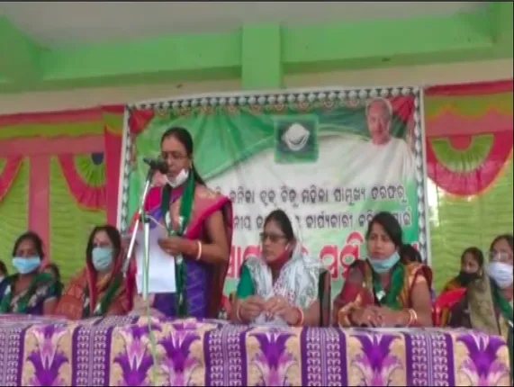 ଖରସ୍ରୋତାରେ ଜଳ ଯୋଗାଣ ପ୍ରକଳ୍ପକୁ ନେଇ ସପକ୍ଷ ଓ ବିପକ୍ଷବାଦୀ ମୁହାମୁହିଁ: ଭଦ୍ରକକୁ ପାଣି ଦେବାକୁ ଦାବି କଲା ଆଳି ରାଜକନିକା ବିଜୁ ମହିଳା ସାମ୍ମୁଖ୍ୟ