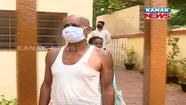 ଭୁବନେଶ୍ୱର ପଳାଶୁଣି ଅଞ୍ଚଳରୁ ବନ୍ଦୀ ଅବସ୍ଥାରେ ଉଦ୍ଧାର ପରେ ବୃଦ୍ଧାଶ୍ରମ ଗଲେ ବୃଦ୍ଧ । କହିଲେ, ସମ୍ପତି ଲାଗି ମଝିଆ ପୁଅ ବୋହୂ ଦେଉଥିଲେ ନିର୍ଯାତନା