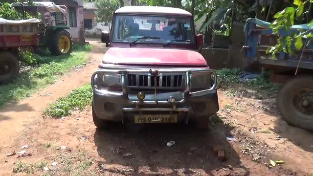 ଗୋଟିଏ ଗାଡ଼ି, ଦୁଇଟି ନମ୍ବର ! ଅଭିନବ ଉପାୟରେ ବୋଲେରୋରେ ଗଂଜେଇ ଚୋରା ଚାଲାଣ ଅଭିଯୋଗ: ଚଢାଉ ପରେ ୬୦ କିଲୋ ଗଂଜେଇ ଜବତ, ୩ ଗିରଫ