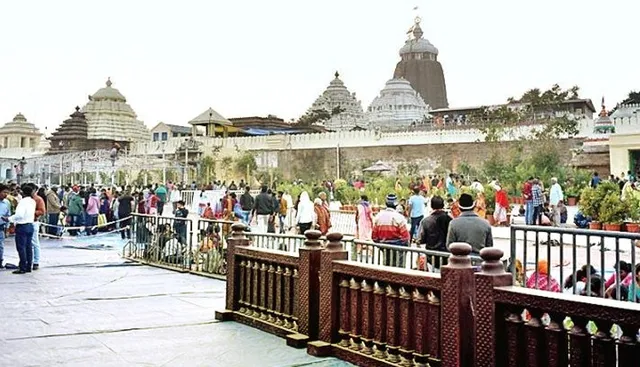 ଶ୍ରୀମନ୍ଦିର ବିକାଶ ପାଇଁ ନିଜ ଦରମାରୁ ୧ ଲକ୍ଷ ଟଙ୍କାର ସହଯୋଗ ରାଶି ପ୍ରଦାନ କଲେ ଧର୍ମେନ୍ଦ୍ର ।