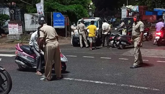 କରୋନା ନେଇ ସ୍ୱାସ୍ଥ୍ୟ ଓ ପରିବାର କଲ୍ୟାଣ ନିର୍ଦ୍ଦେଶକଙ୍କ ମନ୍ତବ୍ୟ । ଓଡ଼ିଶାରେ ଆବଶ୍ୟକ ହେଲେ ଲାଗୁ ହେବ ନାଇଟ କର୍ଫ୍ୟୁ ।