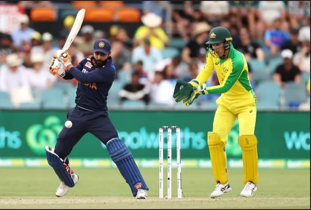 ଶେଷ ଦିନିକିଆ : ୩୦୨ ରନର ସ୍କୋର କଲା ଭାରତ; ଅଷ୍ଟ୍ରେଲିଆ ଆଗରେ ୩୦୩ ରନର ବିଜୟ ଲକ୍ଷ୍ୟ