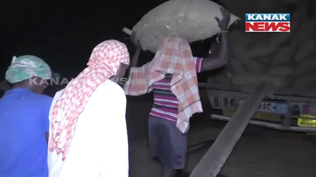 ଖବର ବାଜିଲା, ପ୍ରଶାସନ ଚେତିଲା । କନକ ନ୍ୟୁଜରେ ଖବର ପ୍ରସାରଣ ପରେ କୁଚିଣ୍ଡା ମଣ୍ଡିରୁ ଉଠିଲା ଧାନ । 