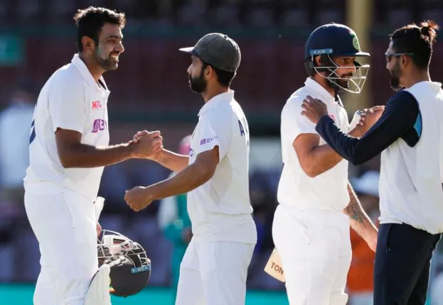 ଆହତ ଅଶ୍ୱିନୀଙ୍କ ସିଡନୀ କାହାଣୀ । ନଇଁକି ବାନ୍ଧି ପାରୁନଥିଲେ ଜୋତାର ଲେସ, ପୂରା ଦିନ ଛିଡା ହୋଇ କଲେ ବ୍ୟାଟିଂ ।