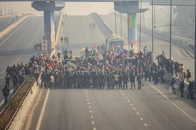 ଚାଷୀ ଆନ୍ଦୋଳନ ବେଳେ ହିଂସାକାଣ୍ଡରେ ୮୦ରୁ ଅଧିକ ପୁଲିସ୍ କର୍ମୀ ଆହତ: ହିଂସାକାରୀଙ୍କ ବିରୋଧରେ ୧୨ଟି ମାମଲା ରୁଜୁ କଲା ଦିଲ୍ଲୀ ପୁଲିସ