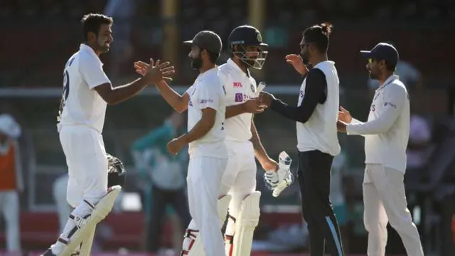 ବ୍ରିସବେନ ଟେଷ୍ଟରେ ଖେଳିବ କିଏ? ୫ ଜଣ ସିରିଜରୁ ପଡିଲେଣି ବାଦ୍, ଏବେ ବି ୪ ଖେଳାଳି ଆହତ । କେଉଁ ଖେଳାଳିଙ୍କୁ ନେଇ ଅଷ୍ଟ୍ରେଲିଆ ବିପକ୍ଷରେ ମୈଦାନକୁ ଓହ୍ଲାଇବ ଟିମ୍ ଇଣ୍ଡିଆ?