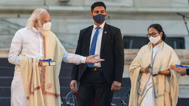 ନେତାଜୀ ସୁଭାଷ ବୋଷଙ୍କୁ ନେଇ ପଶ୍ଚିମବଙ୍ଗରେ ରାଜନୀତି ଜୋରଦାର । କେନ୍ଦ୍ରର ନିଷ୍ପତ୍ତି ବିପରୀତ, ମମତା ପାଳୁଛନ୍ତି ଦେଶନାୟକ ଦିବସ ।