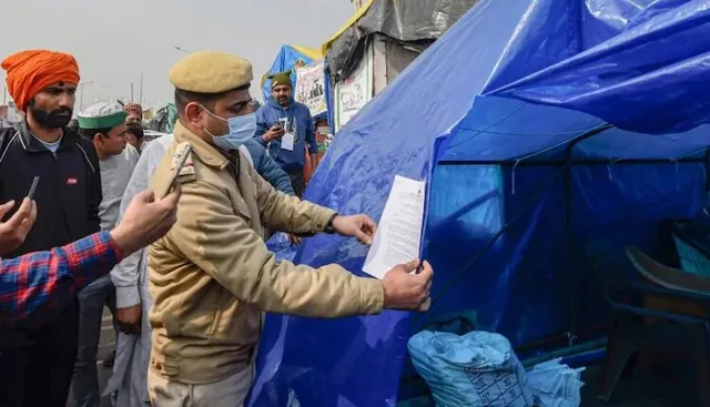 ଗାଜିପୁର ସୀମାରୁ ସବୁ ଚାଷୀଙ୍କୁ ହଟାଇବା ପାଇଁ ନିର୍ଦ୍ଦେଶ ଦେଲେ ୟୁପି ମୁଖ୍ୟମନ୍ତ୍ରୀ । ୨୪ ଘଣ୍ଟା ମଧ୍ୟରେ ସିଂଘୁ ସୀମା ଖାଲି କରିବାକୁ କହିଲା ହିନ୍ଦୁ ସେନା ।