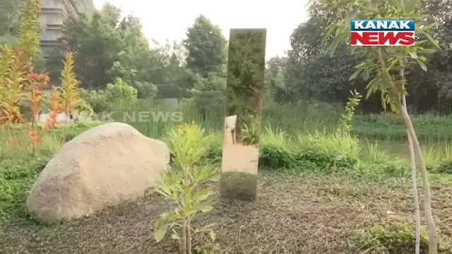 ଗୁଜରାଟ ଅହମଦାବାଦରେ ରହସ୍ୟମୟ ମୋନୋଲିଥ । ସହରର ସିମ୍ପୋନୀ ପାର୍କରେ ହେଲା ଠାବ । ଏଲିଏନଙ୍କ ସହ ମୋନୋଲିଥର ସମ୍ପର୍କ ନେଇ ଅର୍ନ୍ତଜାତୀୟ ସ୍ତରରେ ଜାରି ରହିଛି ବିତର୍କ ।