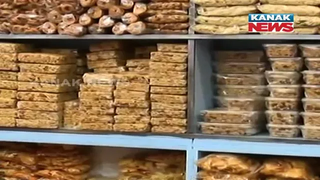 ଧନୁମାସରେ ଧନୁମୁଆଁର ଚାହିଦା ବେଶୀ । ବ୍ରହ୍ମପୁରରେ ମୁଆଁ ତିଆରିରେ ବ୍ୟସ୍ତ କାରିଗର । ବଜାରରେ ଏବେ ଚିନି ମୁଆଁ, ଘିଅ ମୁଆଁ, ଗୁଡ ମୁଆଁ ପରି ଭଳି କି ଭଳି ମୁଆଁର ଆସର ।