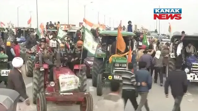 ଦିଲ୍ଲୀରେ ତେଜୁଛି ଚାଷୀ ଆନ୍ଦୋଳନ । ଗାଜିପୁରରୁ ପଲବଲ ଯାଏଁ ଟ୍ରାକ୍ଟର ରାଲିରେ ଚାଷୀଙ୍କ ଶକ୍ତି ପ୍ରଦର୍ଶନ, ୨୬ ଜାନୁଆରୀରେ ବିଶାଳ ଟ୍ରାକ୍ଟର ରାଲିର ମଙ୍ଗ ଧରିବେ ମହିଳା ।