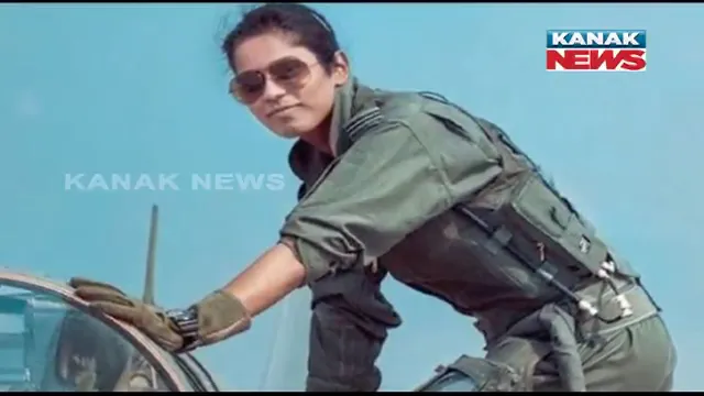 ପ୍ରଥମ ଥର ପାଇଁ ବାୟୁସେନା ପରେଡରେ ମହିଳା ପାଇଲଟ ନେଲେ ନେତୃତ୍ୱ । ତେଜସ ବିମାନ, ରୋହିଣି  ରାଡାର୍ସ ପରେଡର ନେତୃତ୍ୱ ନେଲେ ଭାବନା କାନ୍ତ । 