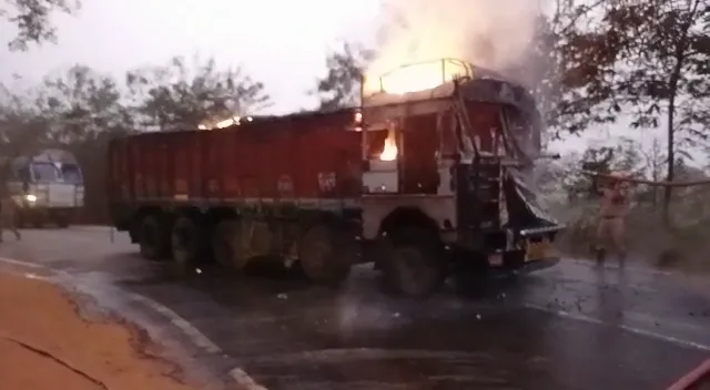 କୋଇଲା ବୋଝେଇ ଟ୍ରକରେ ଲାଗିଲା ନିଆଁ : କାରଣ ଅସ୍ପଷ୍ଟ