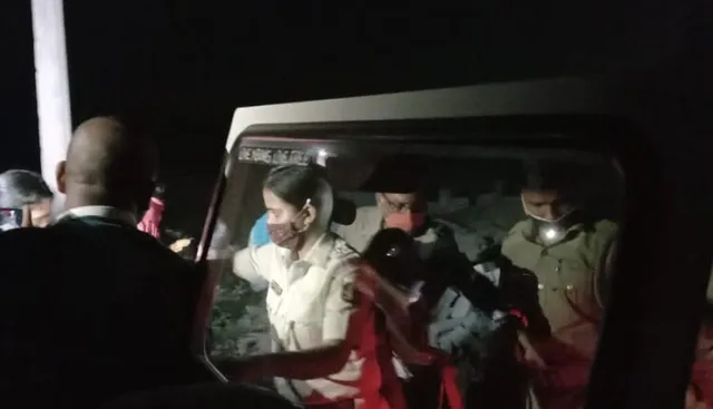 ସେକ୍ସ ରାକେଟ ଚାଲିଥିବା ସନ୍ଦେହରେ ପୋଲିସର ଚଢାଉ : ଘର ଭିତରୁ ୪ ମହିଳା ଉଦ୍ଧାର, ୨ ପୁରୁଷ ଅଟକ