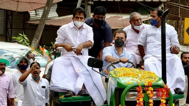 ଚାଷୀ ସମର୍ଥନରେ ବାହାରିଲେ ରାହୁଲ ଗାନ୍ଧୀ । ୱାୟନାଡରେ କଂଗ୍ରେସ ନେତାଙ୍କୁ ବସାଇ ଟ୍ରାକ୍ଟର ରାଲିରେ ବାହାରିଲେ ରାହୁଲ ।