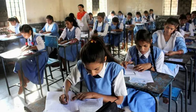 ମାଟ୍ରିକ ଫଳରେ ଅସନ୍ତୁଷ୍ଟ ଛାତ୍ରଛାତ୍ରୀ ଆଉ ଥରେ ଦେଇ ପାରିବେ ପରୀକ୍ଷା । ଏନେଇ ଜୁଲାଇ ୫ରୁ ହେବ ଫର୍ମ ପୂରଣ