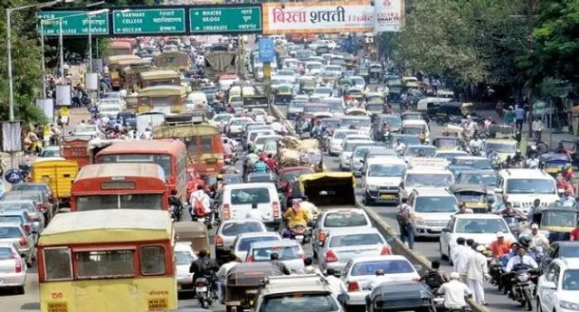 ରାସ୍ତାରେ ଆଉ ଗଡିବନି ପୁରୁଣା ଗାଡି । ସ୍କ୍ରାପେଜ ପଲିସି ନେଇ ବଜେଟରେ ବଡ ଘୋଷଣା । ୨୦ବର୍ଷ ପୁରୁଣା ବ୍ୟକ୍ତିଗତ ଗାଡି ଓ ୧୫ବର୍ଷ ପୁରୁଣା ବାଣିଜ୍ୟିକ ଗାଡି ଆଉ ରାସ୍ତାରେ ଚାଲିବନାହିଁ 