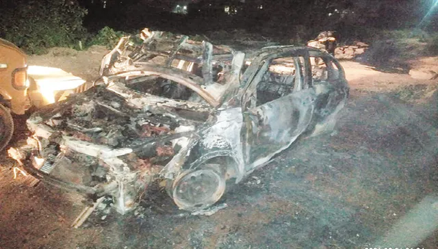 ମଦ ପିଇ ୮ଜଣଙ୍କୁ କାର ଧକ୍କା କଲା ଯୁବକ । ଫେରାର ହେବା ବେଳେ କାନ୍ଥରେ ପିଟିହୋଇ ଜଳିଗଲା କାର,  ଆଉ ତାପରେ...