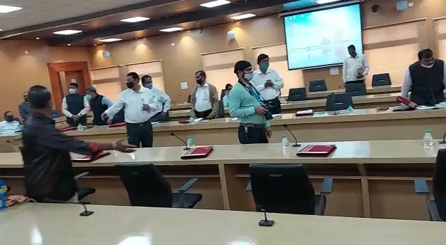 ବିଧାନସଭାରେ ଓଡିଶା-ଆନ୍ଧ୍ର ସରକାରଙ୍କ ମଧ୍ୟରେ ଆଲୋଚନା : ସୀମା ବିବାଦ ଭିତରେ ଭାଷା ଭିତ୍ତିକ ପ୍ରସଙ୍ଗକୁ ନେଇ ଆଲୋଚନା