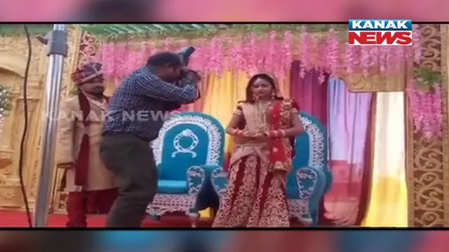 ସୋସିଆଲ ମିଡିଆରେ ଭାଇରାଲ ଭିଡିଓ । ବିବାହ ଉତ୍ସବରେ ଫଟୋସୁଟ ବେଳେ ଫଟୋଗ୍ରାଫରଙ୍କୁ ବରର ମାଡ । ପଦାକୁ ଆସିଲା ଭିଡିଓର ସତ ।