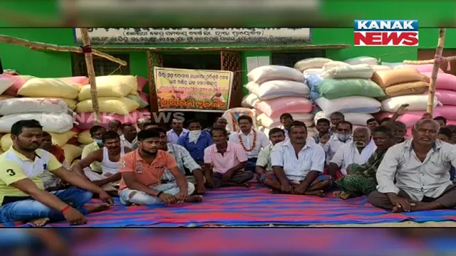 ଧାରଣାରେ ବସିଛନ୍ତି ଚାଷୀ, ସେପଟେ ବିଜେପି କରିଛି ଚକାଜାମ୍ । ତୁରନ୍ତ ମଣ୍ଡି ସମସ୍ୟାର ସମାଧାନ ନହେଲେ, ରାଜ୍ୟରେ ଆନ୍ଦୋଳନ ଜୋରଦାର ହେବ ବୋଲି କହିଲେ ଚାଷୀ ନେତା