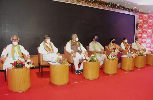 ବିଜେପି ରାଜ୍ୟ କାର୍ଯ୍ୟକାରିଣୀରେ ସରକାରଙ୍କ ଉପରେ ବର୍ଷିଲା ଦଳ । କହିଲା, ଓଡିଶାର ବିକାଶରେ ବାଧକ ସାଜିଛନ୍ତି ବିଜେଡି ସରକାର ।