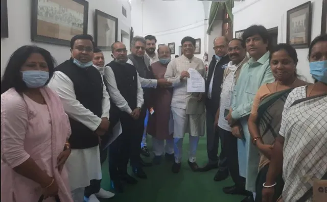 କେନ୍ଦ୍ର ଖାଦ୍ୟ ଯୋଗାଣ ମନ୍ତ୍ରୀ ପିୟୁଷ ଗୋଏଲଙ୍କୁ ଭେଟିଲେ ବିଜେଡି ସାଂସଦ । ଧାନ ସଂଗ୍ରହ ଓ ବକେୟା ସବସିଡି ପ୍ରଦାନ ନେଇ ରଖିଲେ ଦାବି ।