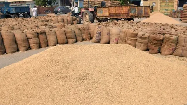 ଭଦ୍ରକରେ ଧାନକିଣାରେ ଅନିୟମତତା । ମାଳଦା ସେବା ସମବାୟ ସମିତିର ସମ୍ପାଦକ ନିଲମ୍ବିତ । ଡାଟା ଏଣ୍ଟ୍ରି ଅପରେଟର କାର୍ଯ୍ୟରୁ ବହିଷ୍କୃତ ।