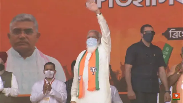 ଦିଦିଙ୍କ ଉପରେ ବର୍ଷିଲେ ମୋଦି । କହିଲେ ପରିବର୍ତ୍ତନ ପାଇଁ ମମତା ସରକାରଙ୍କୁ ବାଛିଥିଲେ ବଙ୍ଗଳା ଜନତା, ହେଲେ ଲୋକଙ୍କ ସ୍ୱପ୍ନକୁ ଭାଙ୍ଗି ଚୁନା କରିଦେଲେ ଦିଦି ।