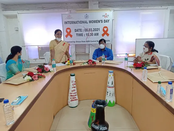ଓସାକ୍ସରେ ପାଳିତ ହେଲା ଅନ୍ତର୍ଜାତୀୟ ମହିଳା ଦିବସ । ଏଚଆଇଭି ଓ ସିଫିଲିସ କମ୍ବୋ କିଟର ବାର୍ତ୍ତା ସମ୍ବଳିତ ବସ ଟିକେଟ୍ ହେଲା ଉନ୍ମୋଚିତ ।
