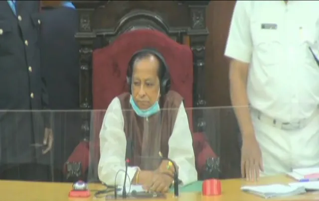 ବିଧାନସଭା ଆରମ୍ଭରୁ ଗୃହରେ ପ୍ରବଳ ହଟ୍ଟଗୋଳ । ମଧ୍ୟ ଭାଗକୁ ଆସି ହଟ୍ଟଗୋଳ କଲେ ଉଭୟ ଶାସକ-ବିରୋଧୀ, ଦିନ ୧୧ଟା ୩୦ ଯାଏଁ ଗୃହ ମୁଲତବି । 