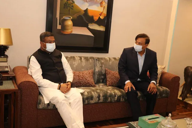 ଓଡ଼ିଶା ହେବ ଇସ୍ପାତର ପେଣ୍ଠସ୍ଥଳୀ, ଖଣି-ଇସ୍ପାତ ଅଭିବୃଦ୍ଧିକୁ ଗୁରୁତ୍ୱ ଦେଇ କେନ୍ଦ୍ରମନ୍ତ୍ରୀ ଧର୍ମେନ୍ଦ୍ର ପ୍ରଧାନ ଓ ଲକ୍ଷ୍ମୀ ମିତ୍ତଲଙ୍କ ଆଲୋଚନା  ।