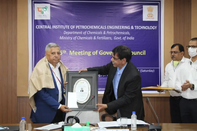 ସିପେଟର ୧୩୫ ତମ ଗଭର୍ଣ୍ଣିଂ କାଉନସିଲ ମିଟିଂ ଅନୁଷ୍ଠିତ । ସମ୍ବର୍ଦ୍ଧିତ ହେଲେ ମହାନିର୍ଦ୍ଦେଶକ ଡ. ସଞ୍ଜୟ କୁମାର ନାୟକ ।