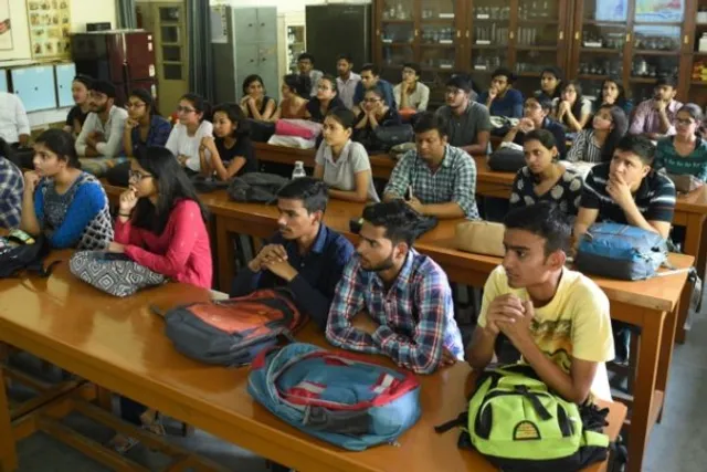 ବୈଷୟିକ ବିଶ୍ୱବିଦ୍ୟାଳୟ, ଇଞ୍ଜିନିୟରିଂ କଲେଜର ହଷ୍ଟେଲ୍ ଫି ଛାଡ କଲେ ରାଜ୍ୟ ସରକାର । ଉପକୃତ ହେବେ ୧୭ ହଜାରରୁ ଅଧିକ ଛାତ୍ରଛାତ୍ରୀ ।