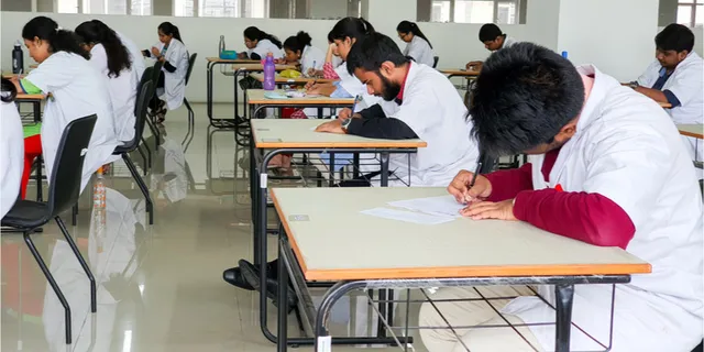 ଅଗଷ୍ଟ ୧ରେ ହେବ ଏ ବର୍ଷର ଡାକ୍ତରୀ ପ୍ରବେଶିକା ପରୀକ୍ଷା ନିଟ୍ : ୧୧ଟି ଭାଷାରେ କରାଯିବ ପରୀକ୍ଷା