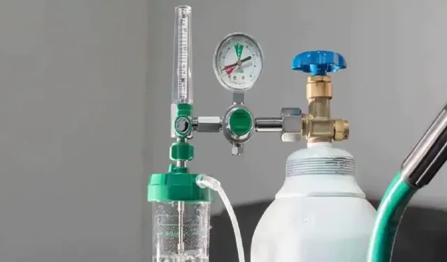 କୋଭିଡ ମହାମାରୀ ଭିତରେ ଏବେ ଦେଶରେ ଅକ୍ସିଜେନକୁ ନେଇ ଅନେକ ପ୍ରଶ୍ନ ଉଠିଛି । କ’ଣ ଦେଶରେ ଅକ୍ସିଜେନର ଅଭାବ ରହିଛି?