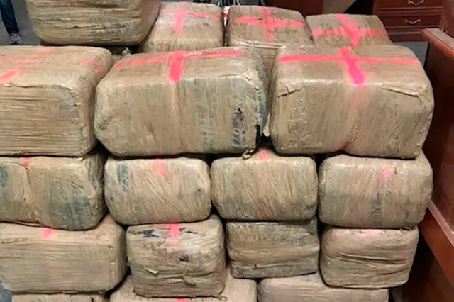 ଦିଲ୍ଲୀ ଓ ଗୁଜୁରାଟରୁ ବହୁ ପରିମାଣର ହେରୋଇନ୍ ଜବତ୍ । ଆନୁମାନିକ ମୂଲ୍ୟ ୩୦୦ କୋଟି ଟଙ୍କା, ଅଭିଯୁକ୍ତ ଗିରଫ୍ ।