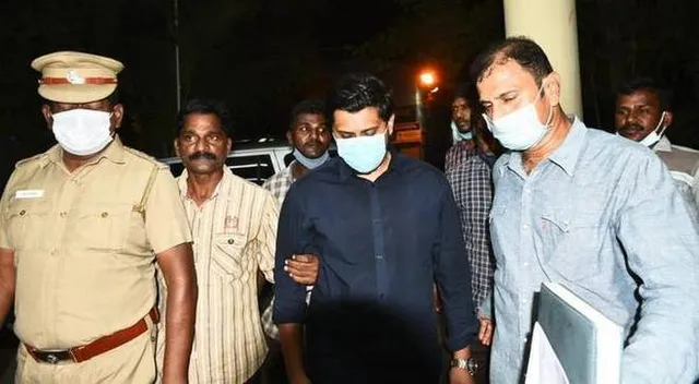 ଚେନ୍ନାଇରେ ଜୀବନ ରକ୍ଷକ ଇଂଜେକସନର କଳବଜାରୀ କରି ଡାକ୍ତର ଗିରଫ । ଭଦୋଦରାରୁ ଧରାପଡିଲେ ୩ ମାଫିଆ ।