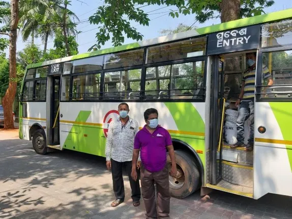 ସପ୍ତାହାନ୍ତ ସଟଡାଉନ ପାଇଁ ନିୟମିତ ରୁଟରେ ବନ୍ଦ ରହିବ ମୋ ବସ୍ ସେବା । କେବଳ ରେଳ ଷ୍ଟେସନ ଓ ବିମାନବନ୍ଦରରୁ ଯାତ୍ରୀଙ୍କୁ ନେବ ମୋ ବସ୍ ।