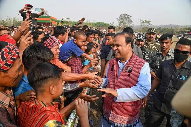 କରୋନା ଚାଲିଗଲାଣି, ଫେରିଲେ କହିବି । ମାସ୍କ ପିନ୍ଧିବା ଏବେ ଅନାବଶ୍ୟକ, ଆସାମ ସ୍ୱାସ୍ଥ୍ୟମନ୍ତ୍ରୀଙ୍କ ବେପରୁଆ ବୟାନ ।