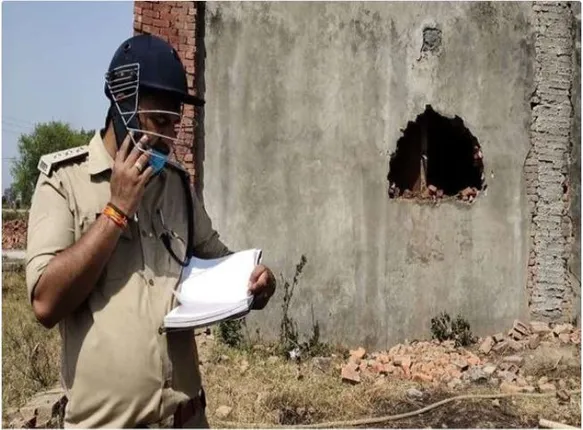 ୟୁପି ବିଜନୋର ଠାରେ ଏକ ବାଣ କାରଖାନାରେ ଭୟାବହ ଅଗ୍ନିକାଣ୍ଡ । ୫ ଶ୍ରମିକଙ୍କ ମୃତ୍ୟୁ, ୪ ଜଣ ଗୁରୁତର । ମାଲିକ ଗିରଫ୍