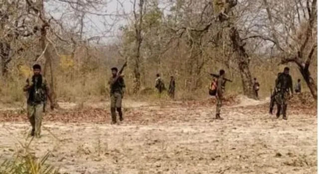 ଦାନ୍ତେୱାଡାରେ ସୁରକ୍ଷାକର୍ମୀ ଓ ନକ୍ସଲଙ୍କ ମଧ୍ୟରେ ଗୁଳି ବିନିମୟ । ପୋଲିସ ଗୁଳିରେ ଅନେକ ନକ୍ସଲ ମୃତ , ଗୋଟିଏ ଶବ ଜବତ