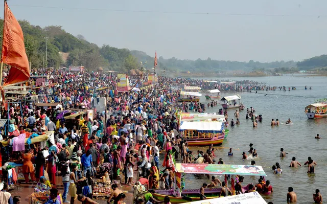 କରୋନା କବଳରେ କୁମ୍ଭମେଳା । ୪ ଦିନରେ ୩୦୦ ଲୋକ କରୋନା ସଂକ୍ରମିତ । ସଂକ୍ରମିତଙ୍କ ମଧ୍ୟରେ ସାତ ଜଣ ସାଧୁ ସାମିଲ ।