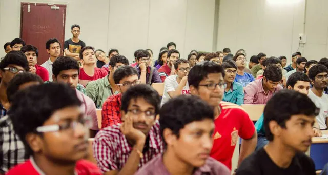 ବନ୍ଦ ହେଲା ରାଜଧାନୀର ଅକ୍ସଫୋର୍ଡ କଲେଜ ଅଫ ଇଂଜିନିୟରିଂ ଆଣ୍ଡ ମ୍ୟାନେଜମେଂଟ । କୋଭିଡ ନିୟମ ଉଲ୍ଲଂଘନ ଅଭିଯୋଗରେ ବିଏମସିର କାର୍ଯ୍ୟାନୁଷ୍ଠାନ 