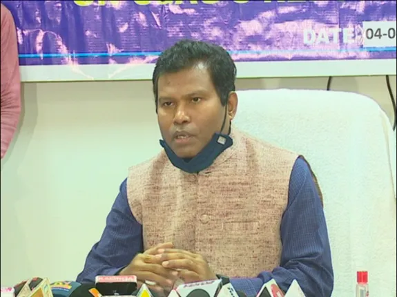 ସରକାରଙ୍କ ଭୁଲ ଧରିଲେ ସିଏଜି । ଦୀନ ଦୟାଲ ଉପାଧ୍ୟାୟ ଗ୍ରାମୀଣ କୌଶଳ ଯୋଜନାରେ ୭୭ ପ୍ରତିଶତ ଲୋକଙ୍କୁ ମିଛ ନିଯୁକ୍ତି ନେଇ ରିପୋର୍ଟ ।