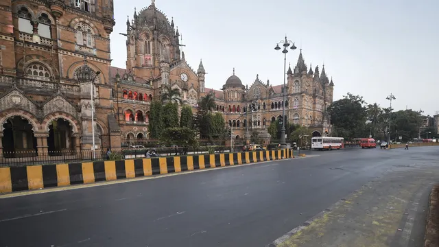 ମହାରାଷ୍ଟ୍ରରେ ବଢ଼ିଲା ଲକଡାଉନ ଅବଧି । ମେ ୧୫ ପର୍ଯ୍ୟନ୍ତ ଲାଗୁ ହେବ କଟକଣା । ସେପଟେ ଗୋଆରେ ବି ଲାଗୁ ହେଲା ୪ଦିନିଆ ଲକଡାଉନ ।